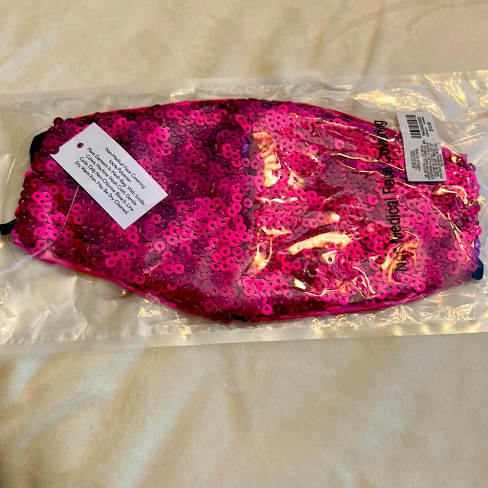 ⭐️Brand New Hot Pink Sequin Face Mask Kawaii Face Cover A63